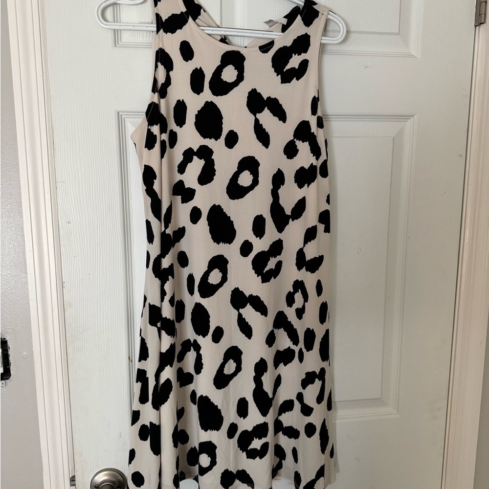 Stylish Black and White Midi Dress